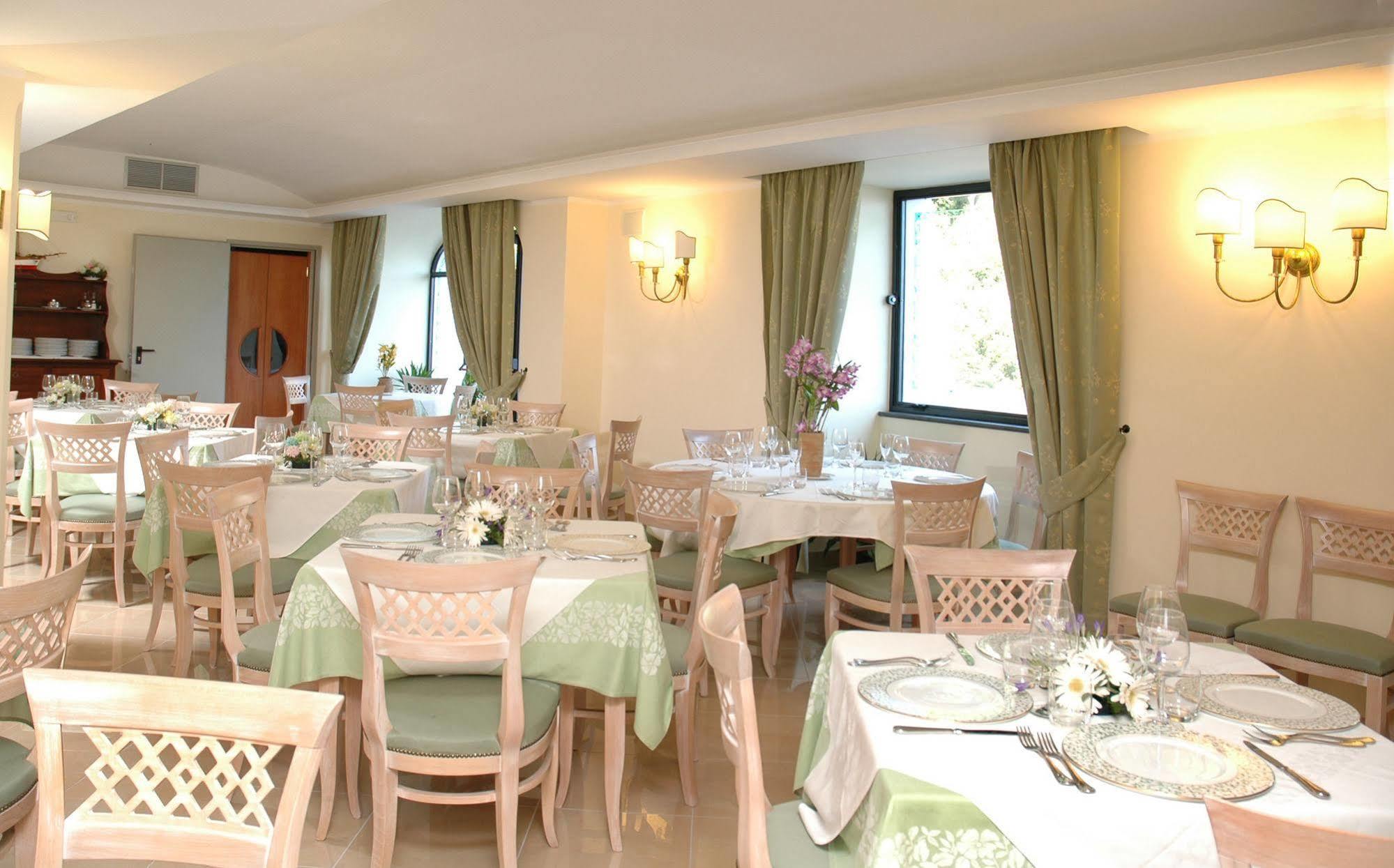 La Pergola 3*